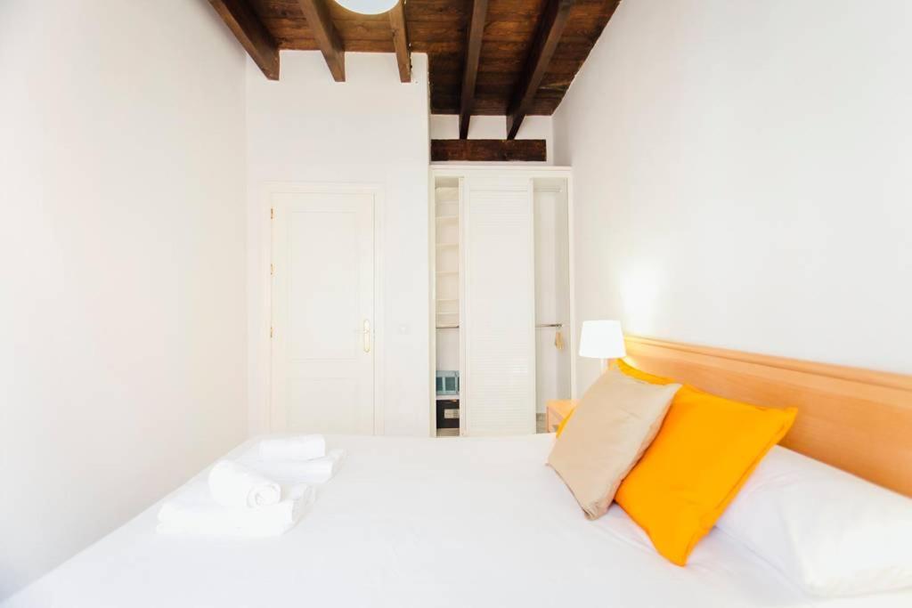 Precioso Apartamento En El Casco Antiguo De Triana Севилья Экстерьер фото