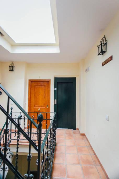Precioso Apartamento En El Casco Antiguo De Triana Севилья Экстерьер фото