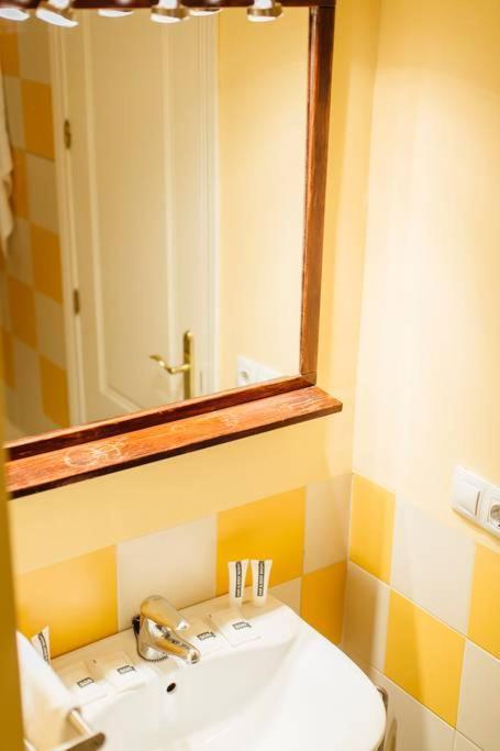 Precioso Apartamento En El Casco Antiguo De Triana Севилья Экстерьер фото